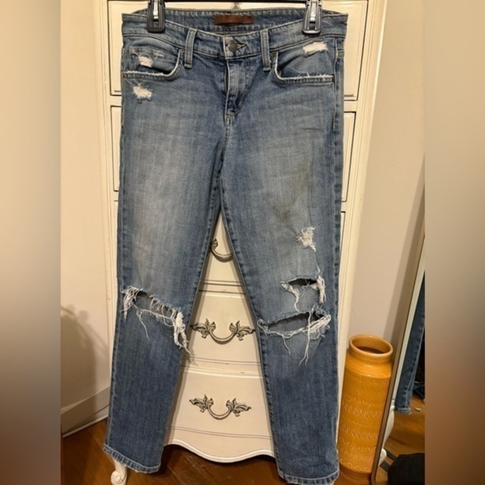Joe"s jeans distressed straight leg  size 25